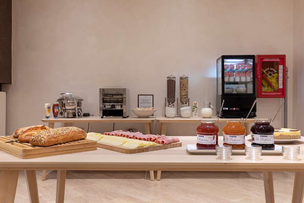 B&B Hotel Como City Center Ristorante foto
